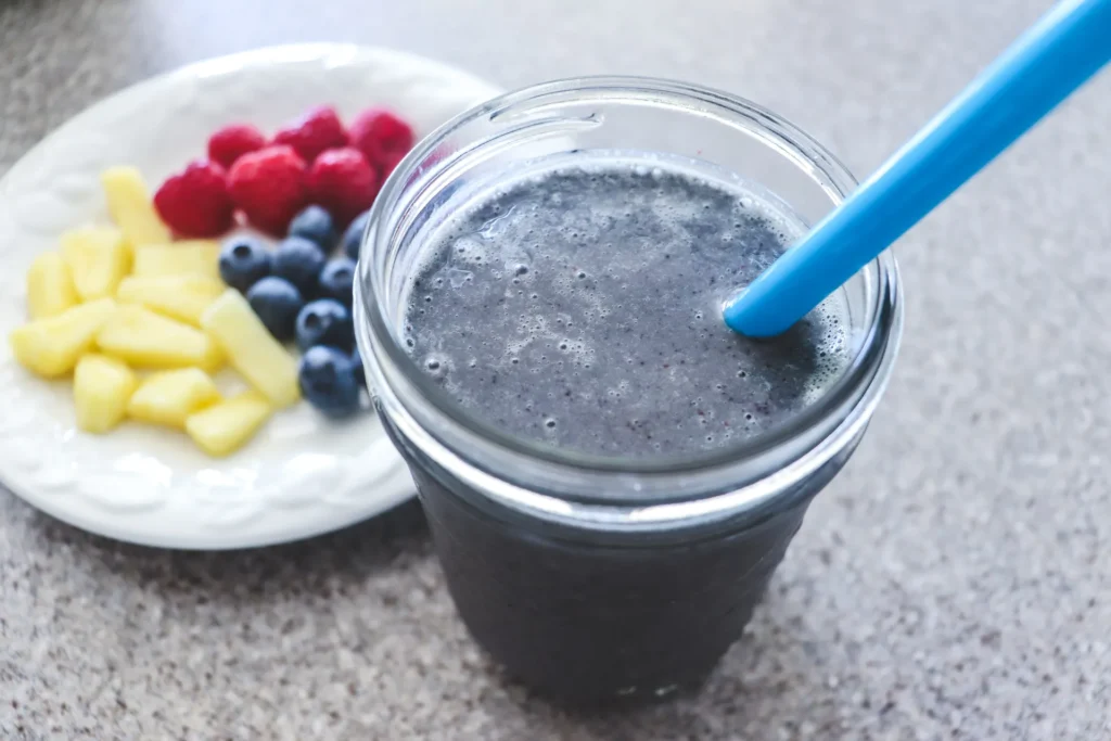 Berry Flat Belly Detox Smoothie by the Kind Mind Club