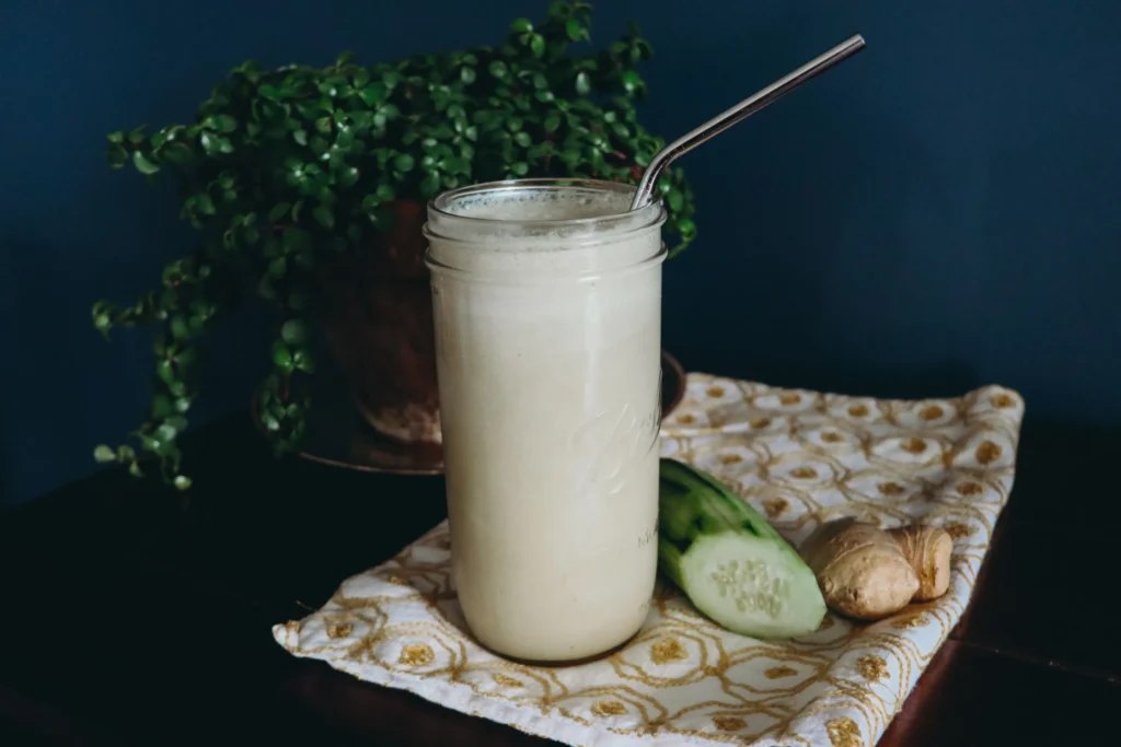 banana ginger coconut smoothie by Ale and Tere