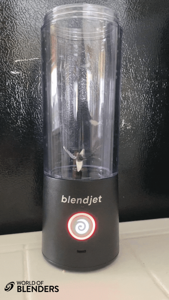 blendjet red light flashing