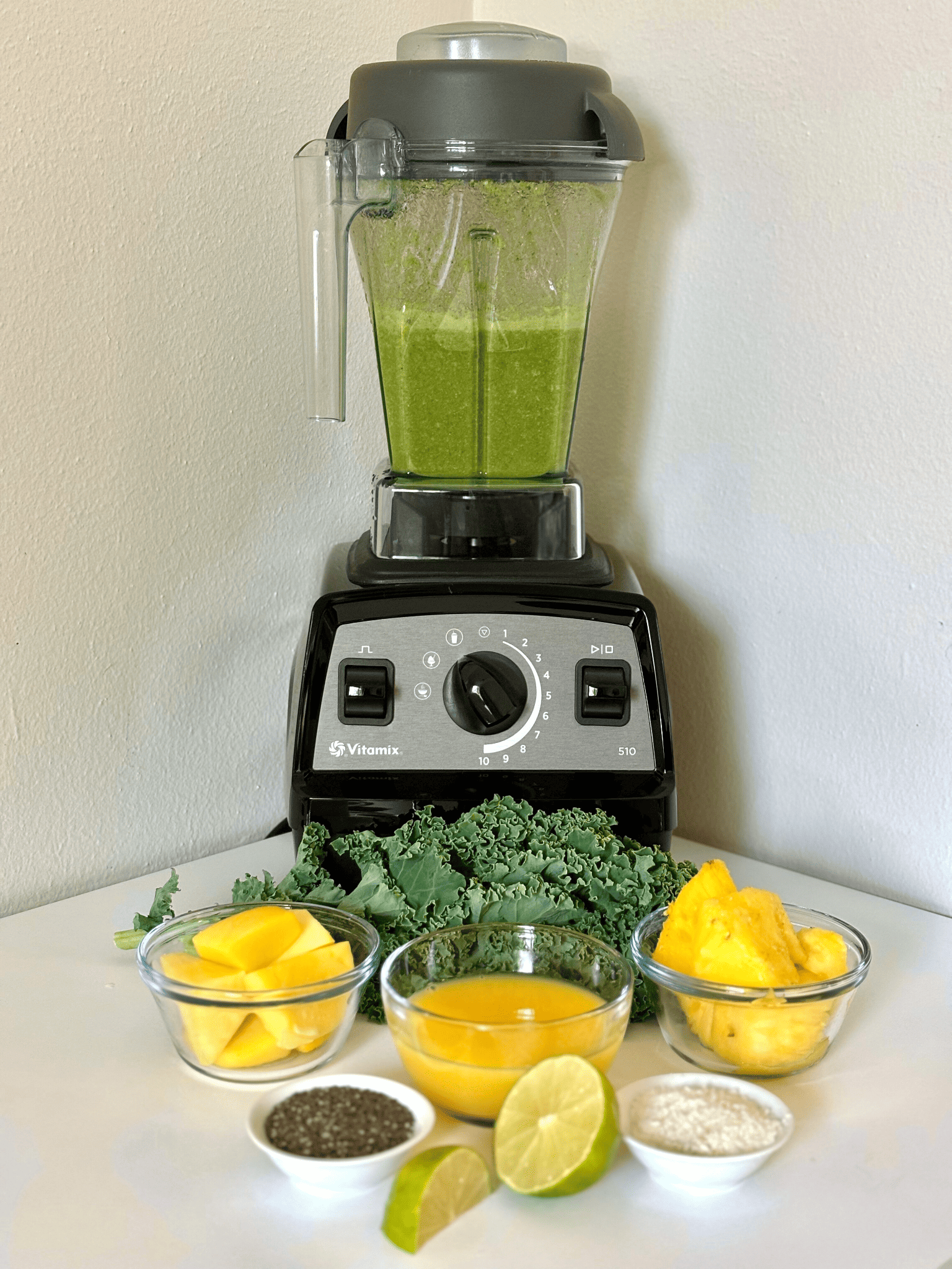 Healthy Mango Kale Smoothie (under 350 calories per serving!)